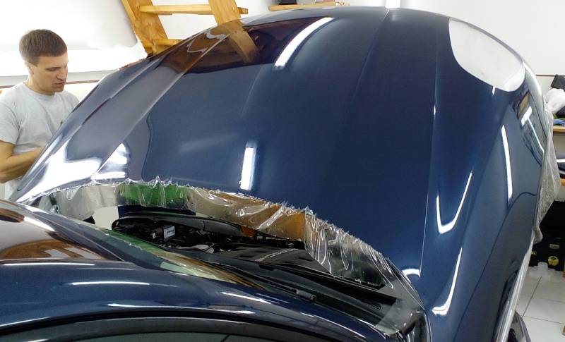 Антигравійний захист плівкою капота Porshe Macan