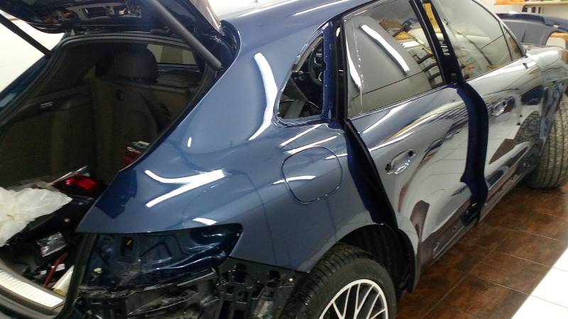 Захист поліуретановою плівкою дверей, кузова, фар автомобіля Porshe Macan